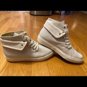 sarah flint white sneaker. US size 6.5
Handmade in Italy